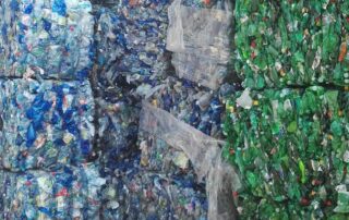 Vytříděné petky podle barev. Foto: Martina Patočková, Ekonews