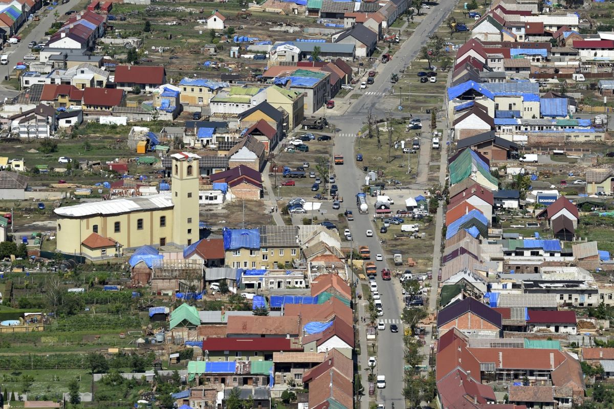 Moravská Nová Ves by se s následky tornáda nevypořádala, kdyby stát nepomohl.