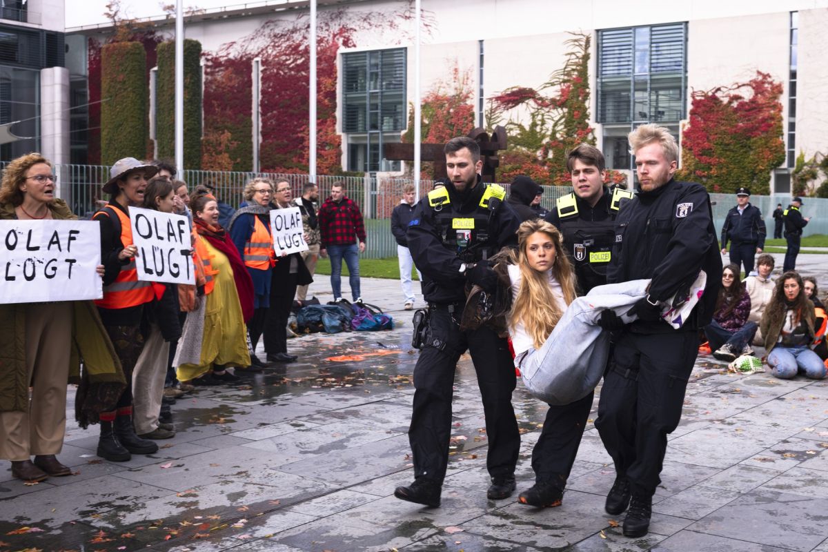 Protesty hnutí Poslední generace v Německu se zaměřují na to, aby Německo bylo do roku 2030 uhlíkově neutrální.