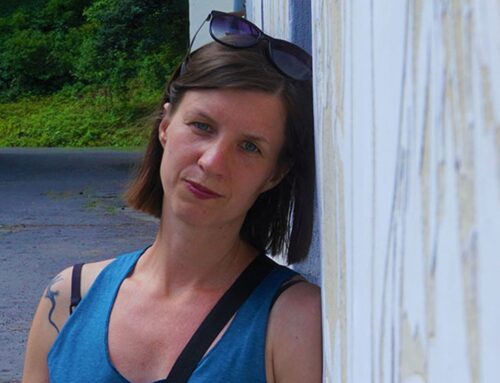 Sídliště bez obchodů, školek i lékaren trápí režisérku, natočila o něm „ptačí“ dokument