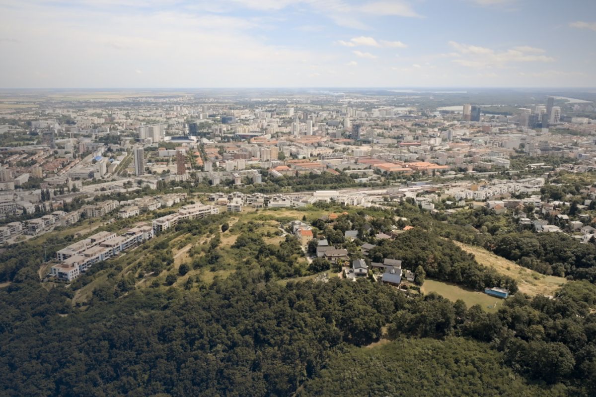 Bratislavský kopec Vtáčnik je dějištěm celovečerního dokumentárního filmu Evy Križkové. Foto: MFDF Ji.hlava