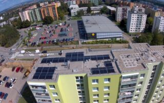 Pokud člověk bydlí třeba v Brně, může si elektřinu vyrobenou na svém domě posílat na chatu. Foto: poskytnuto společností Bluenet NTS