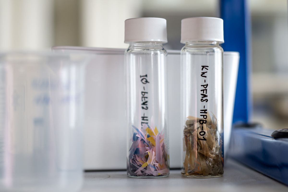 Laboratoř Mikrobiologického ústavu Akademie věd ČR. Foto: Kateřina Hefler, Ekonews