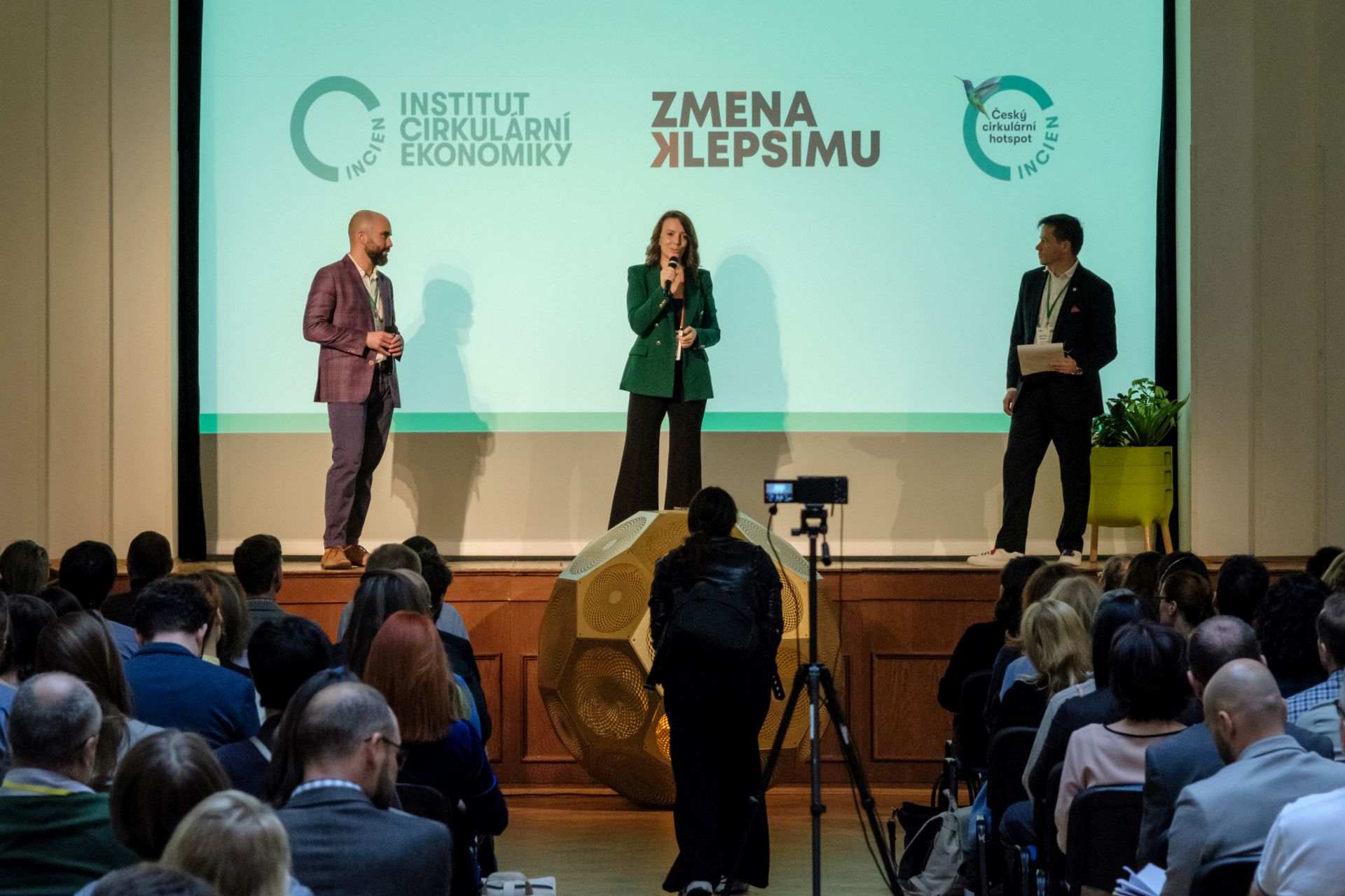 Na konferenci Vyspělé Česko vystoupila mimo jiné Soňa Klepek Jonášová, zakladatelka Institutu cirkulární ekonomiky. Foto: Kateřina Fialová