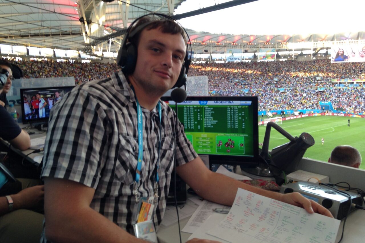 Jan Kaliba před začátkem finále fotbalového mistrovství světa 2014 Německo–Argentina, které komentoval přímo ze stadionu Maracanã v brazilském Riu de Janeiro. Foto: archiv Jana Kaliby
