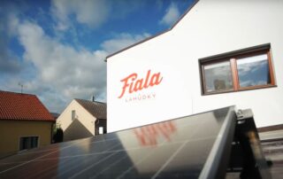 Společnost Fiala, která se věnuje výrobě tradičních chlebíčků, salátů a pomazánek, před časem využila bezúročné zdroje Národní rozvojové banky. Asi o třetinu tak snížila energetickou náročnost svého provozu. Foto: Národní rozvojová banka