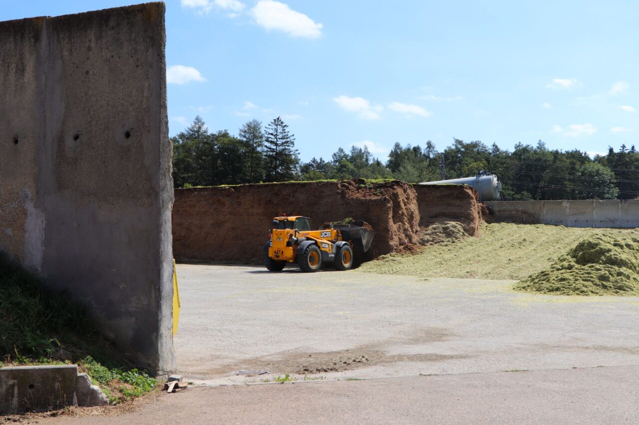 Stanice ročně zpracuje přes šest tisíc tun kukuřice, tisíc tun žita a tři tisíce tun drůbežího hnoje. Foto: Karolína Chlumecká, Ekonews