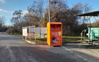 V deseti sběrných dvorech v Praze přibylo od nového roku kontenery na odpadní textil. Foto: Pražské služby