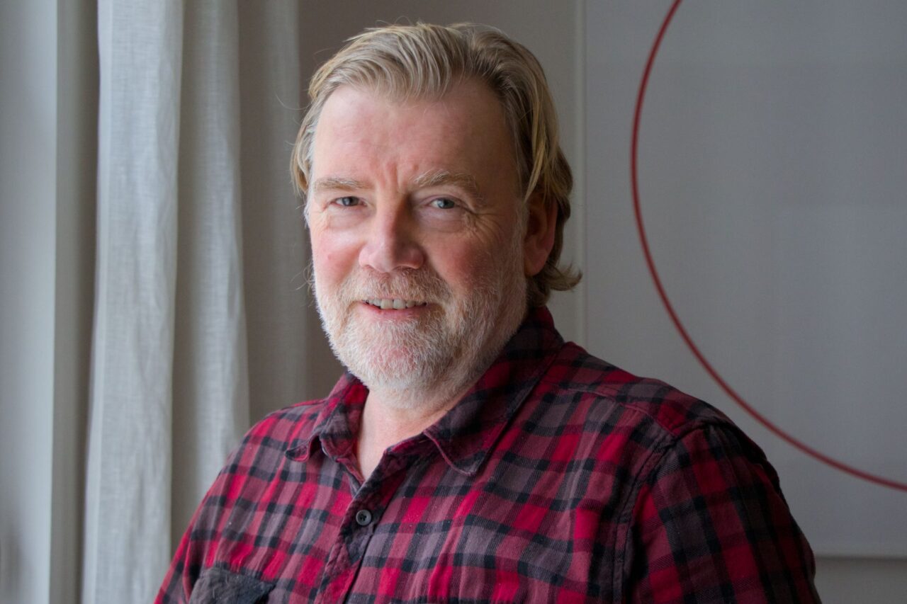 Tomáš Brýdl, majitel Školek Litomyšl a spolumajitel společnosti Bragen, hledal cesty, jak zastínit rostliny v jeho zahradnickém areálu. Foto: Karolína Chlumecká, Ekonews