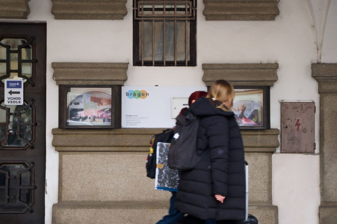 Společnost Bragen buduje ve Školkách ukázkový areál konstrukcí pro sady, bobuloviny i chov dobytku. Foto: Karolína Chlumecká, Ekonews