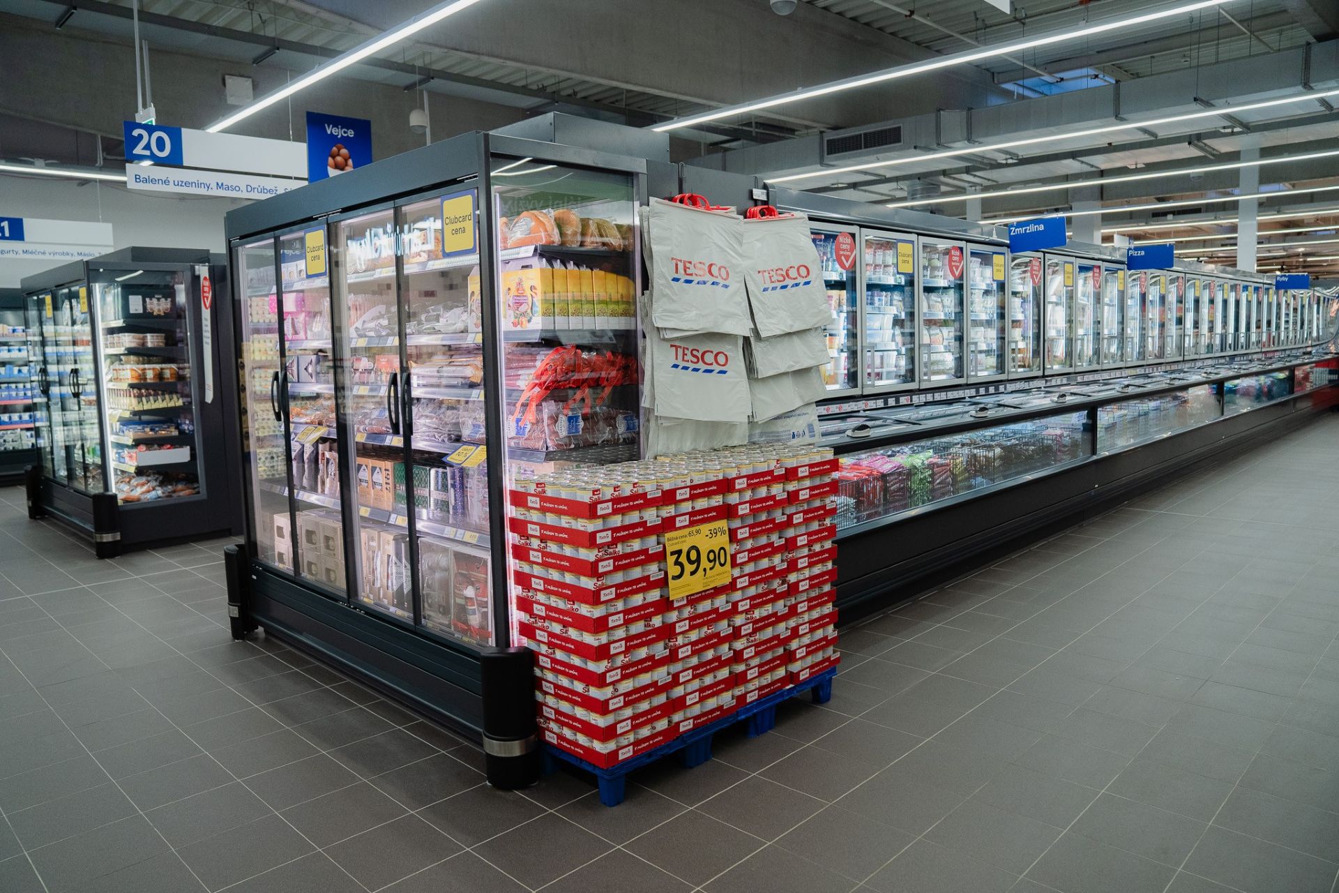 Dvířka na chlaďácích přispívají k úsporám energií. Foto: poskytnuto společností Tesco