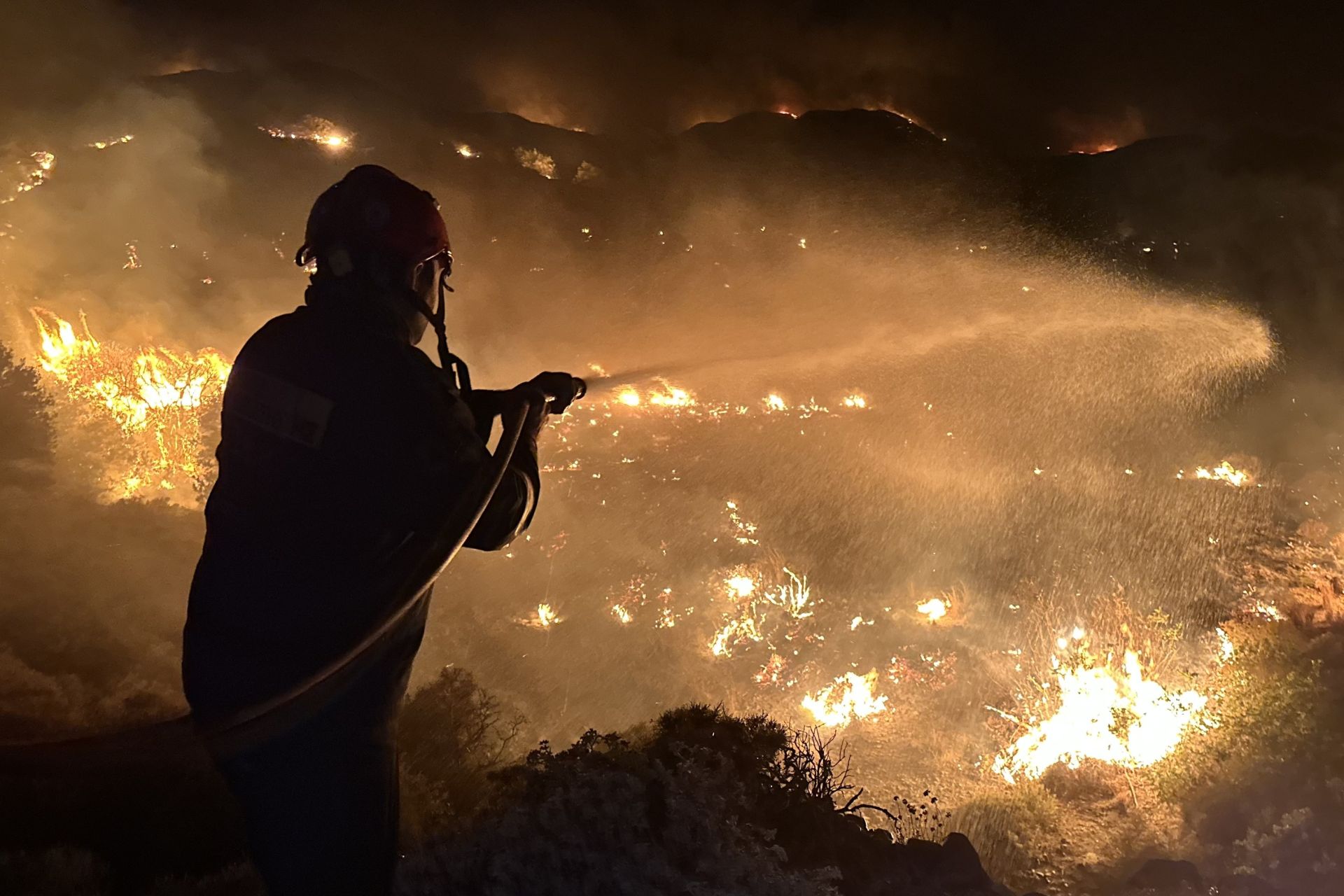 Hasiči bojují s požáry v jižní části řeckého ostrova Rhodos na snímku z 25. července 2023. Foto: ČTK / Němeček Pavel