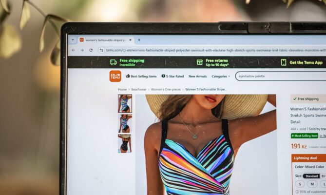 Čínské internetové tržiště Temu patří mezi největší světové prodejce ultra rychlé módy. Foto: Kateřina Hefler, Ekonews