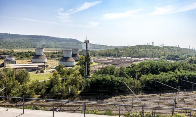 V teplárně Komořany na Mostecku se staví nová spalovna pro energetické využití odpadu (ZEVO), která za rok energeticky využije 150 tisíc tun. Foto: ČTK / Hájek Vojtěch