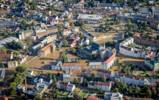 Letecký pohled na zaplavené centrum Krnova, 15. září 2024. Foto: ČTK / Sznapka Petr