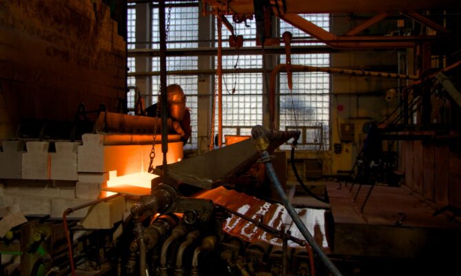 Linka fungující z poloviny na elektřinu je v provozu od letošního února. Foto: Karolína Chlumecká, Ekonews