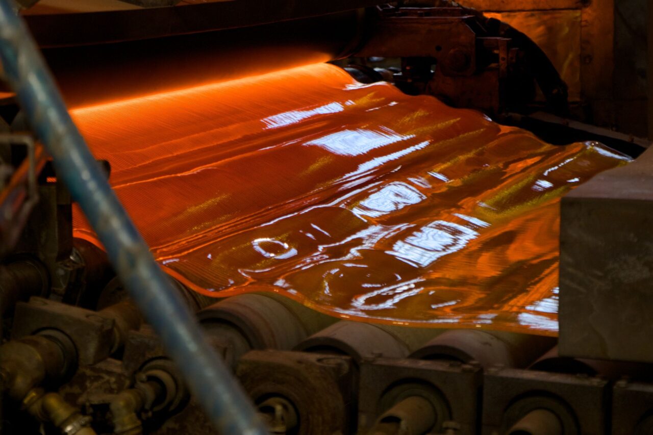 Závod Barevka se zaměřuje na výrobu plochého vzorovaného skla. Foto: Karolína Chlumecká, Ekonews