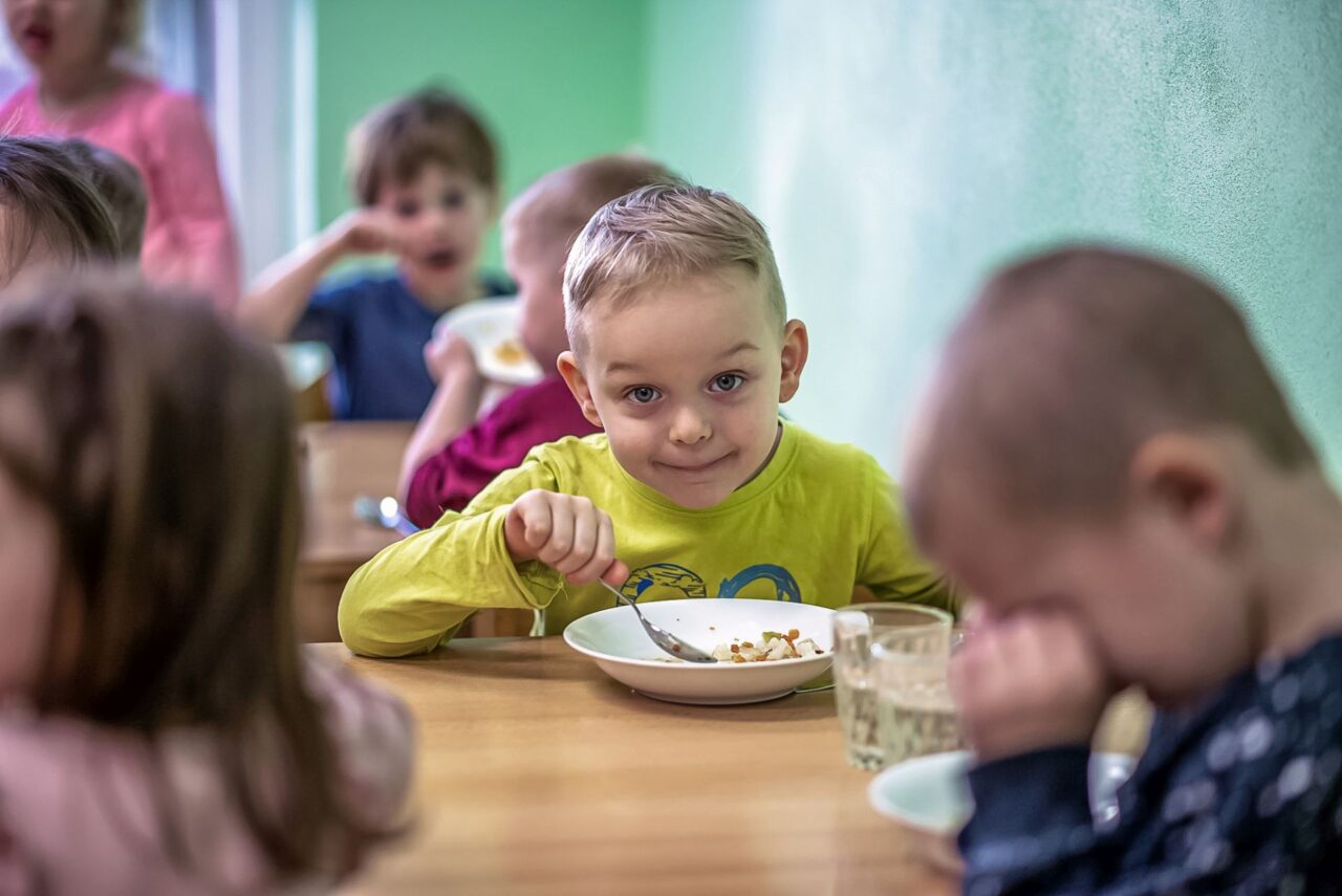 Na menu děti najdou rýži, kuskus nebo bulgur. Avokádové kanapky prý zmizí během chvíle, kdežto avokádovou pomazánku téměř žádné dítě nechce. Foto: Kateřina Hefler, Ekonews