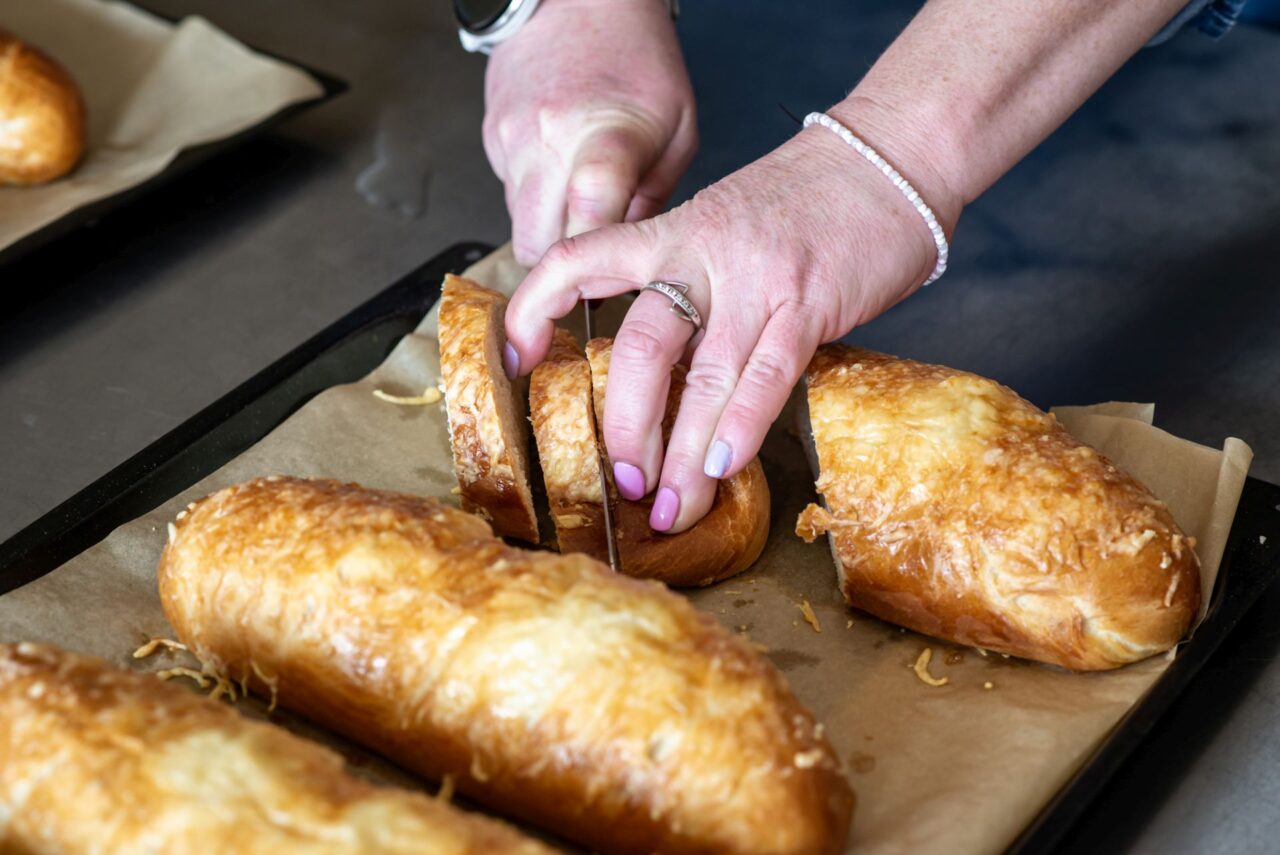 Přestože potraviny od lokálních pěstitelů a bio produkce jsou oproti těm konvenčním dražší, školka nemá problém vejít se do finančních limitů, které stanovuje vyhláška ministerstva školství. Foto: Kateřina Hefler, Ekonews