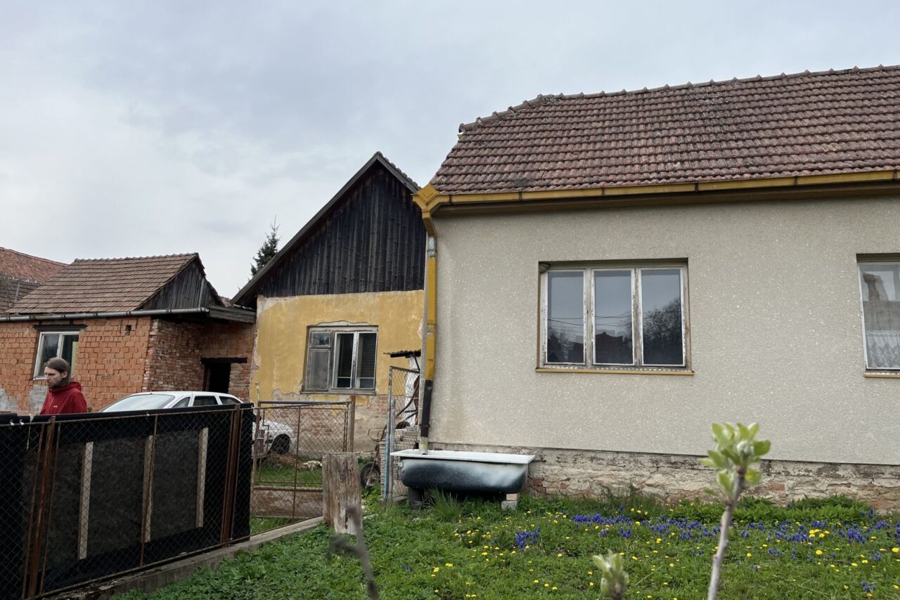 Na místě chce Zuzana Filipová s partnerem postavit menší rodinný domek, ideálně 4+kk, v nulovém energetickém standardu, tedy pasivní dům. Foto: poskytnuto Zuzanou Filipovou