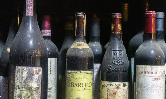 Ve starých vínech bylo věčných chemikálií minimum, dnes je situace jiná. Foto: Unsplash